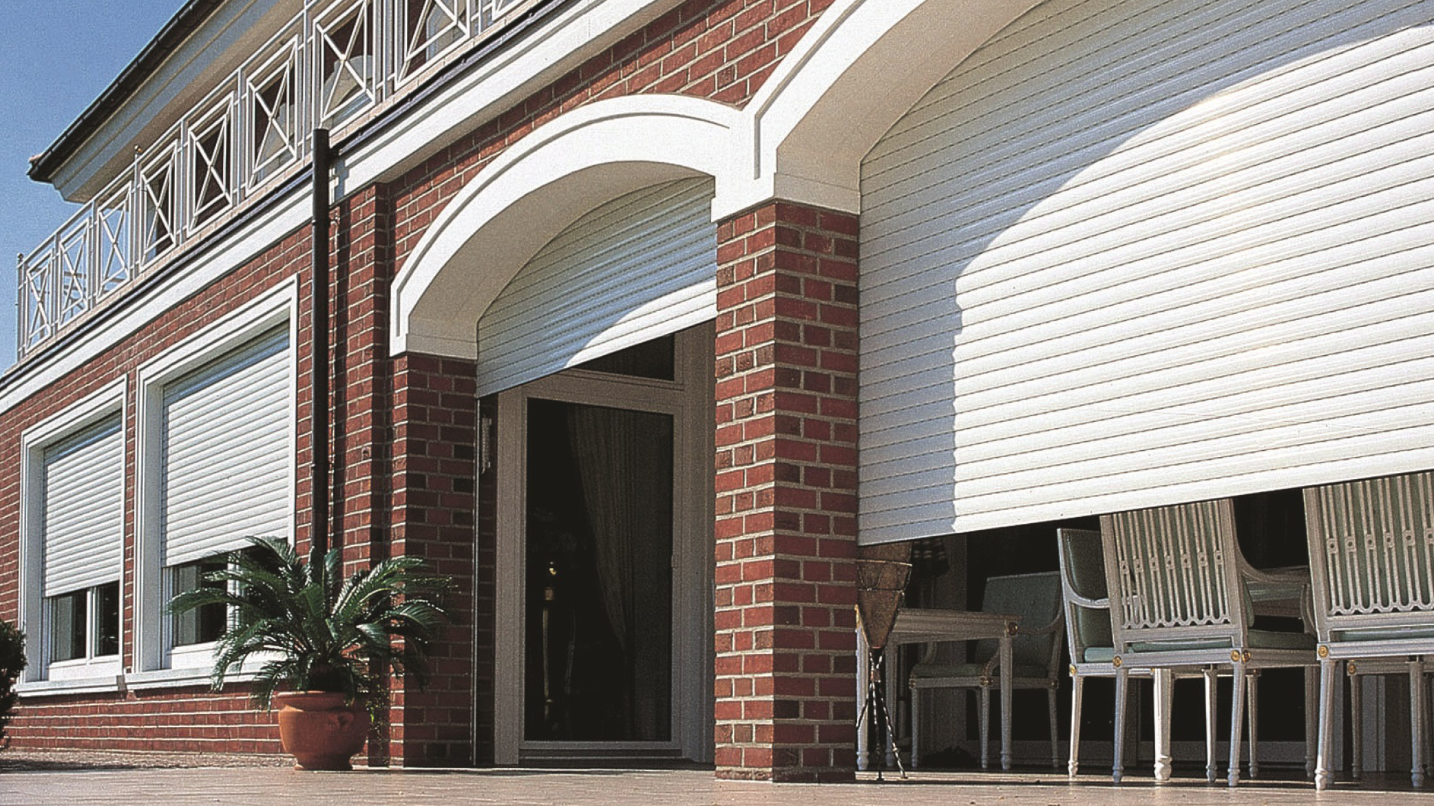 Rolluiken schoonmaken in 5 stappen, zowel aan de buiten- als binnenkant